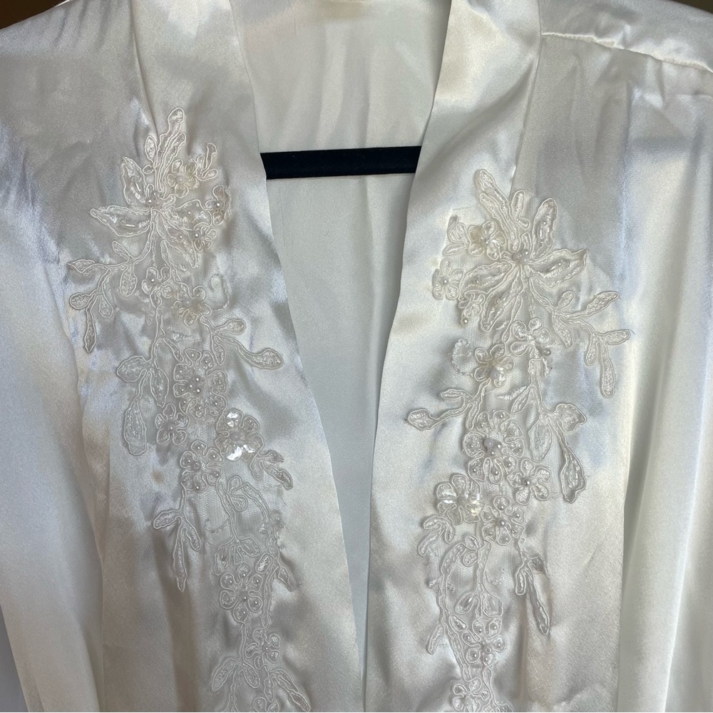 Alexandra Nicole Ivory Lace Pearl Applique Long Sleeve Robe Tie Waist Wedding XL - Picture 8 of 11